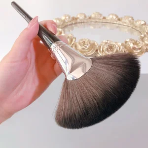 Eco Friendly Large Makeup Brushes Cosmetic Fan Shape Big Soft Face Highlighting Single Powder Make up Brush