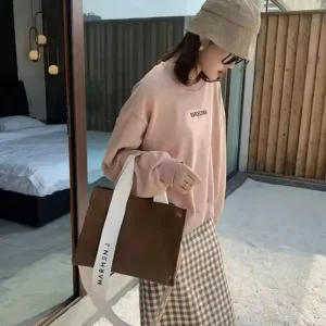 Versatile and Stylish Polyester Tote Bags for All Occasions