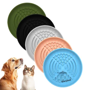 Cross-border Pet Slow-eating Bowl Round Silicone Suction Cup Non-slip Feeding Dish for Cats Dogs Pet Feeding