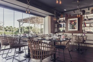 Industrial Modern Design Wooden Restaurant Furniture Dining Table and Rattan Chair