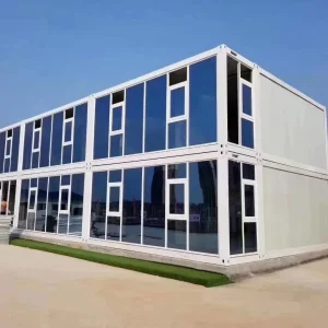 Villa Prefabricada Expandible Premium con Ventanas de Piso a Techo y Acabado en Madera para Resorts de Alta Gama y Eco-Lodges