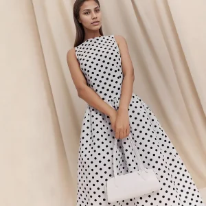 Vestido casual largo sin mangas de lunares