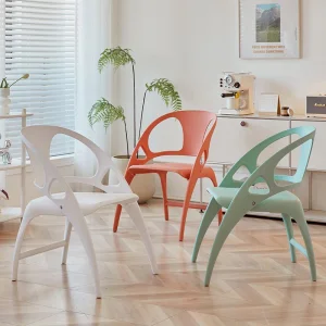 Chimbote Ergonomic Dining Chair: Lightweight Folding Plastic Chairs for General Events