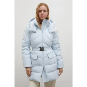 Wholesale Customized Winter Clothing High Fashion Ski Wear Hooded Women Puffer Jacket Goose Duck Down Jacket with Buckle Belt Women Outdoor Puffy Outwear