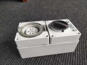 Interruptor Isolador à Prova de Tempo Aprovado pela SAA 3 Interruptor Protegido contra o Tempo de Fase IP65 À Prova d'Água 3 Polos Ukf 440VAC 63A
