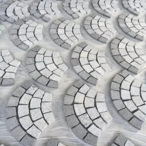 Natural Granite/Basalt/Slate/Bluestone Fan Shape Stone Paving for Garden/Driveway/Parking Tiles/Outside Pavement/Kerbstone/Cobblestone
