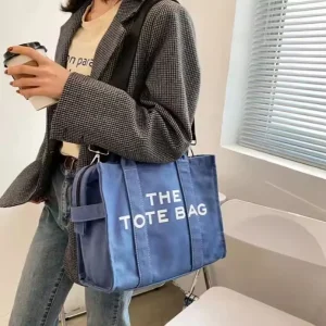Versatile Green Lifestyle Tote Bag for Conscious Consumers