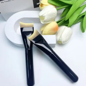 New Ultra-Thin Curved Flat-Top Liquid Foundation Brush for Beginners | Concealer &amp; Foundation 2-in-1 Applicator