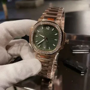 High-Performance Automatic Wristwatch for Fitness Coaches with Heart-Rate Cert