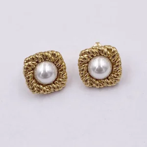 Unique Cool-Tone Square Shape Studs Fashion Earring with Imitation Pearl Jewelry for Women