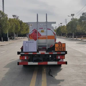 Blue-Plate 4.5t City Fuel Tanker (C-License Drivable) with 2,200L Massive Capacity &amp; up to 151HP Efficient Engine (1.54t Payload, 700kg/M³ Optimized for Gasolin