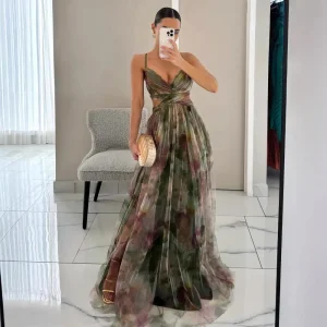 Atacado e Processamento de Roupas Femininas