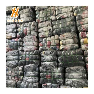 Roupas usadas femininas em fardos, roupas de mulher, roupas usadas, vestidos femininos, fardos de vestidos, vestidos casuais, roupas em estoque