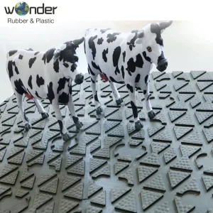 Easy to Clean Safe and Environmentally Friendly Black 10-25mm Rubber Cow Mats Horse Mat