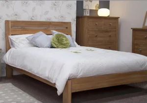 Cama de dormitorio de madera de roble macizo a medida