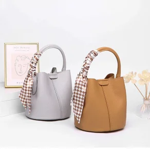 Bolsa de Mão Balde Elegante