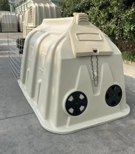 Livestock Reinforced Calf Cages Plastic Cattle Cow Hutches Calf House for Daily Farm Feeding Animals Calf Hutch with Fencing