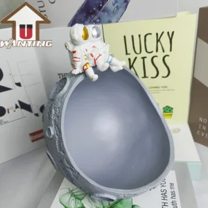 Corporate Promotional Gift Astronaut Statue Angel Sculpture Living Room Storage Decoration