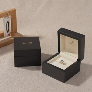 Zhihe Handcrafted Wooden Black Ring Box Luxury Jewelry Storage Case with Magnetic Closure Velvet Lining Engraved Detail Oak Wood Proposal Accessory