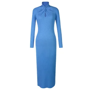 Vestido largo de punto azul claro