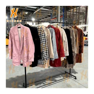 Europa Atacado AAA Roupas Vintage Usadas para Homens Mulheres Bales de Jaquetas de Inverno e Hoodies Roupas de Segunda Mão