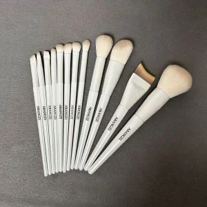12pcs New Pearl White Full Collection Makeup Brush Set Flat Style Foundation Maquillaje Brush Wholesale for Concealer Use Face