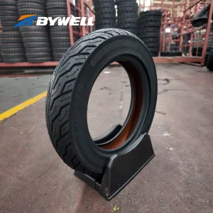 High-Performance Street Motorcycle Tyre for Urban Racing