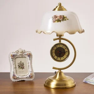 Elegant Vintage European Floral Metal Desk Lamp for Home Offices