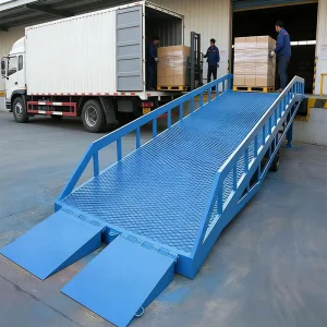 12ton 1.8m Height Adjustable Mobile Dock Ramp Hydraulic Forklift Yard Ramp for Container Loading