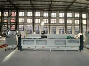 Centro de Usinagem CNC Avançado 3-Axis para Perfis de Alumínio de Precisão
