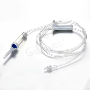 Juego de infusión desechable de cámara pequeña con tubo de látex y filtro