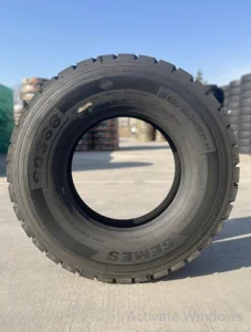 Fuel-Efficient Wholesale Customized Size 315/80r22.5pr20 SD368 Truck &amp; Bus Tyre