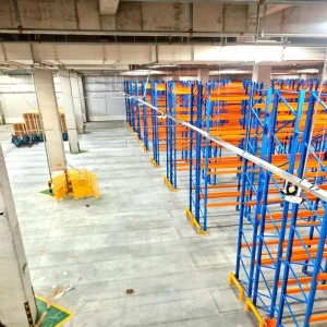 Estante de palets de viga, montacargas de transmisión directa en acceso para estantería de almacén, estante de almacenamiento de alta resistencia, estante de acero