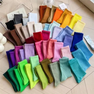 Meias lisas coloridas casuais personalizadas com logo para mulheres
