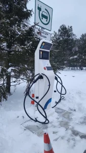 شاحن كهربائي مزدوج بقدرة 44kw