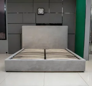 Cama doble de madera maciza tapizado gris