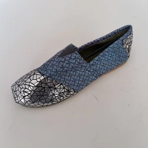 Blue &amp; Silver Geometric Pattern Slip-on Flats