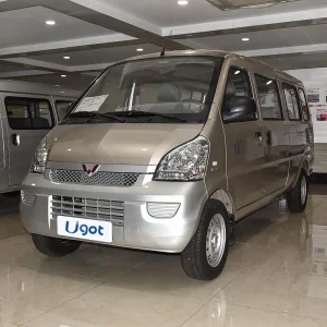 2021 Gasoline Commercial Van Wuling Glory 1.5L L3c Used Cargo Van 7-Seat Passengers Vehicle