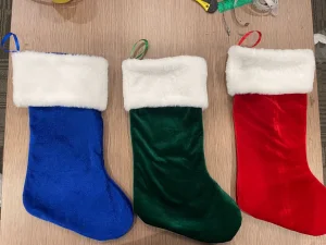 Meias de Natal Modernas Vintage Disponíveis em Estoque Ornamentos de Papai Noel em Veludo Brilhante e Grosso Produtos de Decoração para Terreno Irregular