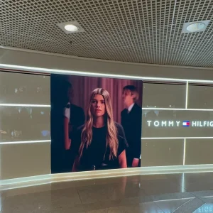 P1.2 P1.5 P1.6 P1.8 Indoor 2K 4K Series Indoor Front Service HD Small Pixel Pitch LED Video Wall LED Display