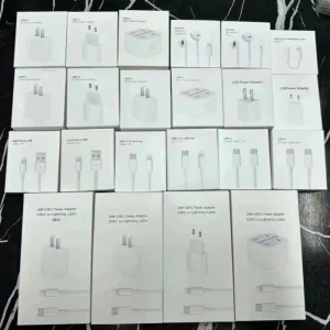 Wholesale 20W Charger with 3c Certification Pd Fast Charging Head, Phone 15 Type-C Data Cable