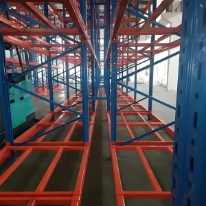 Estantería de almacenamiento de palets de pasillo muy estrecho directamente de fábrica
