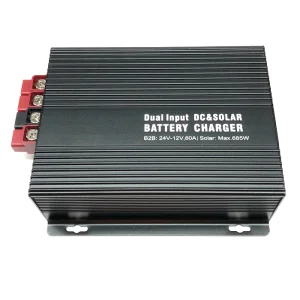 DC24V Dual Input Solar LCD Display Bt Function in-Vehicle Battery Charger Controller
