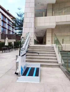 Outdoor Indoor Inclined Platform Lift
