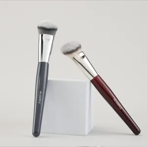 YM Supplier High Quality Angled Foundation Makeup Brush Customizable Logo Single Makeup Brush