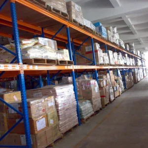 Estante de palets modular flexible y selectivo disponible para operaciones de recepción / entrada