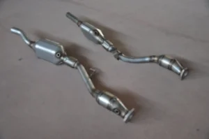 Auto Catalytic 2.5 Inch Universal High Flow Front Catalytic Converter Universal Catalytic Fit with O2 Port