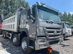 High Quality Second-Hand 3-Axle 40-100 Tons Livestock and Vegetables Transportation Transport Fence Semi-Trailer Tipper Truck Dump Truck