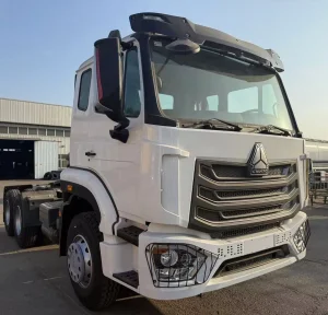 Sinotruk HOWO 6X4 Heavy Duty Tow Tractor with 400HP Manuel Transmission Cheap Price Second Hand 400HP Truck Trailer for Sale