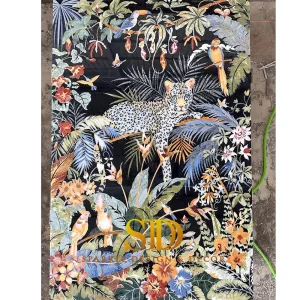 Luxurious Translucent Onyx Medallion